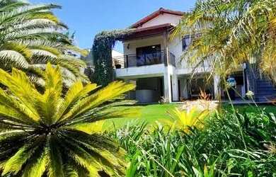 Imagem: A casa possui 3 Dormitórios, 2 Banheiros, 3 Vagas na garagem