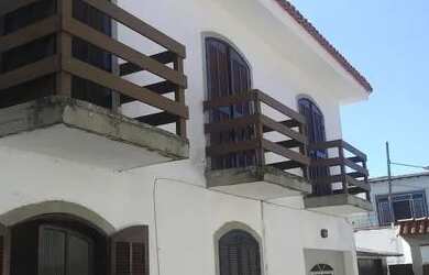 Imagem: A casa possui 2 Dormitórios, 2 Banheiros, 1 Vaga na garagem