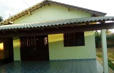 Imagem: A casa possui 2 Dormitórios, 2 Banheiros, 4 Vagas na garagem