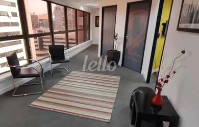 Imagem: O depósito possui 1 Vaga na garagem e 360m² de Área e está