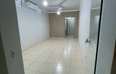 Imagem: A casa possui 2 Dormitórios, 2 Banheiros, 1 Vaga na garagem