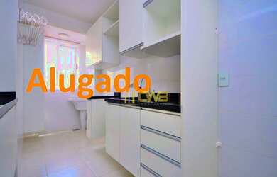 Imagem: O apartamento possui 1 Dormitório, 1 Banheiro, 1 Vaga na garagem