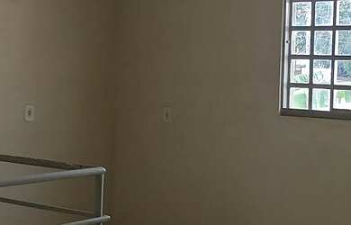 Imagem: A casa possui 4 Dormitórios, 4 Banheiros, 5 Vagas na garagem