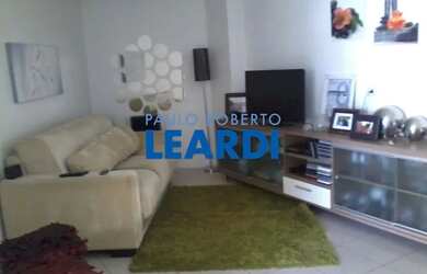 Imagem: O apartamento possui 1 Dormitório, 1 Banheiro, 2 Vagas na garagem