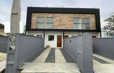 Imagem: A casa possui 3 Dormitórios, 1 Banheiro, 2 Vagas na garagem