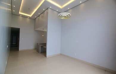 Imagem 9: Casa Térrea Alto Padrão / frente a Praça Goiânia