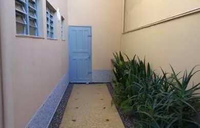 Imagem: A casa possui 3 Dormitórios, 3 Banheiros, 2 Vagas na garagem