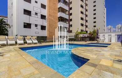 Imagem: O apartamento possui 3 Dormitórios, 5 Banheiros, 3 Vagas na