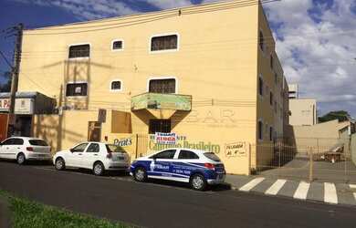 Imagem: O apartamento para alugar possui 2 Dormitórios, 1 Banheiro