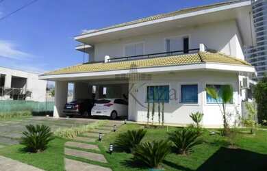 Imagem: A casa em condomínio possui 4 Dormitórios, 5 Banheiros, 4