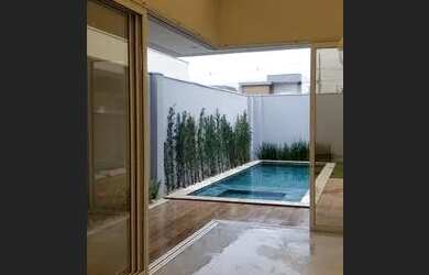 Imagem: A casa em condomínio possui 4 Dormitórios, 5 Banheiros, 4