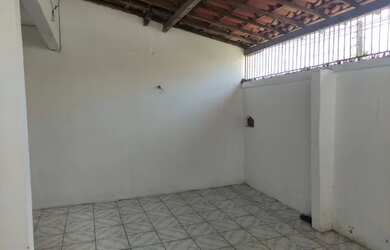 Imagem: A casa possui 2 Dormitórios, 1 Banheiro e está localizado