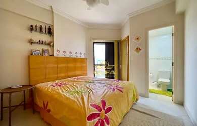 Imagem 10: Apartamento com varanda e vista mar na Praia da Enseada, 3 quartos sendo...