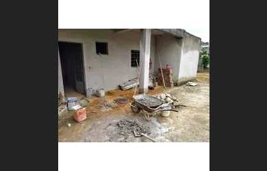 Imagem: A casa possui 2 Dormitórios, 1 Banheiro, 1 Vaga na garagem