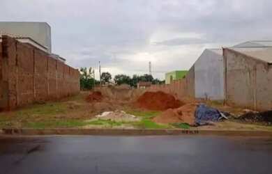 Imagem: O terreno possui 250m² de Área e está localizado em Centro