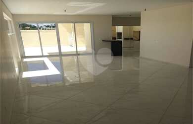 Imagem: A casa em condomínio possui 3 Dormitórios, 3 Banheiros, 2