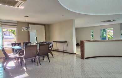 Imagem: A casa em condomínio possui 5 Dormitórios, 5 Banheiros, 4