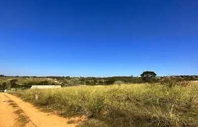 Imagem: O terreno possui 1.100m² de Área e está localizado em Jardim