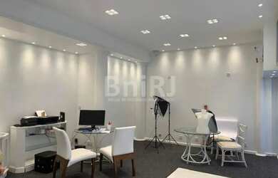 Imagem: O depósito possui 1 Vaga na garagem, 100m² de Área e está