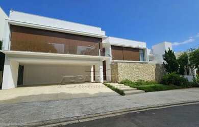 Imagem: A casa em condomínio possui 4 Dormitórios, 4 Banheiros, 5