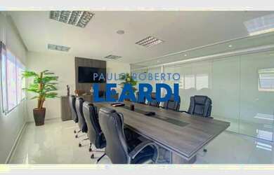 Imagem: O depósito possui 5 Vagas na garagem, 750m² de Área, Imóvel