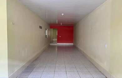 Imagem 7: Casa térrea com 4/4 sendo 3 destes suítes, Edicula com churrasqueira...