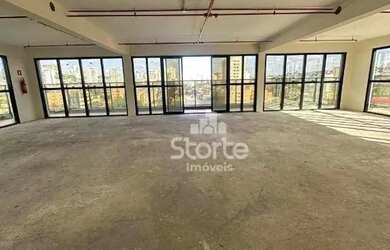 Imagem: O depósito possui 4 Vagas na garagem, 152m² de Área e está