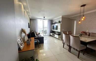 Imagem: O apartamento possui 4 Dormitórios, 1 Banheiro, 2 Vagas na