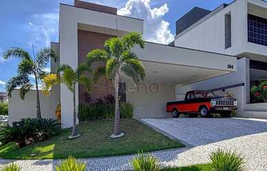 Imagem: A casa em condomínio possui 3 Dormitórios, 2 Banheiros, 4