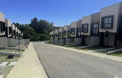 Imagem 6: Sobrado em Condomínio Alto Padrão com 3 Dormitórios em Santa Felicidade Viva