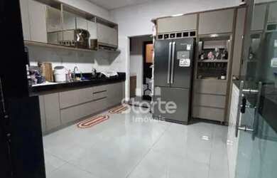 Imagem 9: Casa com 3 dormitórios e área comercial à venda, 210 m² por R$ 1.200.000...