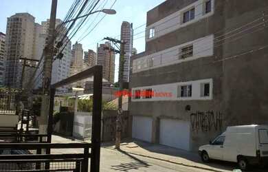 Imagem: O depósito possui 5 Vagas na garagem, 640m² de Área e está