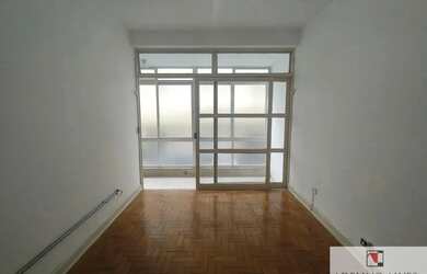 Imagem: O apartamento possui 1 Dormitório, 1 Banheiro, 60m² de Área