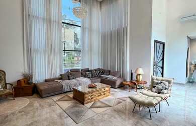 Imagem: A casa em condomínio possui 3 Dormitórios, 4 Banheiros, 800m²