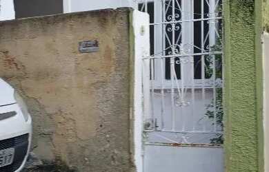 Imagem: A casa possui 2 Dormitórios, 1 Banheiro e está localizado