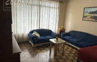 Imagem: A casa possui 4 Dormitórios, 2 Banheiros, 3 Vagas na garagem