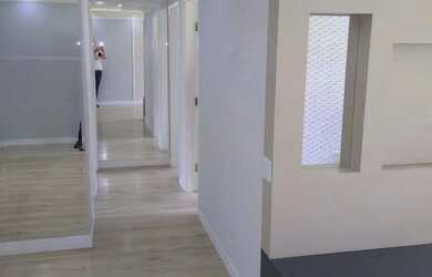 Imagem: O apartamento possui 3 Dormitórios, 2 Banheiros, 1 Vaga na