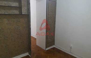 Imagem: A kitnet possui 1 Dormitório, 1 Banheiro, 32m² de Área e