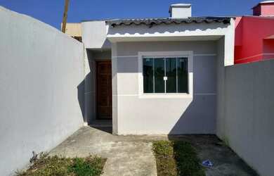 Imagem: A casa possui 2 Dormitórios, 1 Banheiro, 1 Vaga na garagem