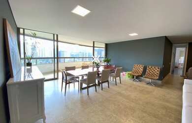 Imagem: O apartamento possui 4 Dormitórios, 5 Banheiros, 4 Vagas na