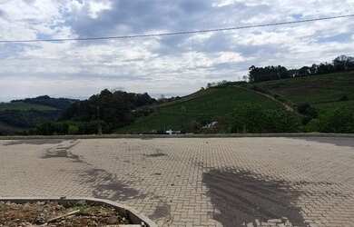 Imagem: O terreno possui 540m² de Área e está localizado em Monte