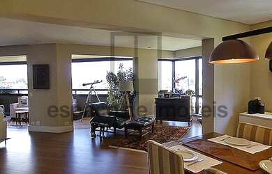 Imagem 10: Vista incrível e lavandas na janela.Pura poesia