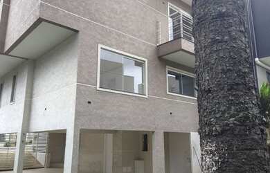 Imagem: A casa possui 4 Dormitórios, 4 Banheiros, 10m² de Área e