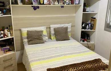 Imagem: O apartamento possui 2 Dormitórios, 1 Banheiro, 1 Vaga na garagem