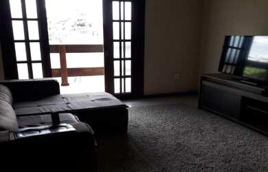 Imagem: A casa possui 3 Dormitórios, 4 Banheiros, 2 Vagas na garagem