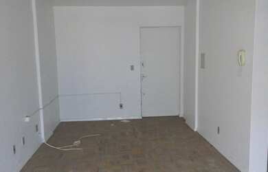 Imagem: A kitnet possui 1 Dormitório, 1 Banheiro, 35m² de Área e