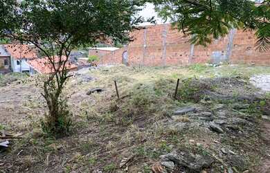 Imagem: O terreno possui 820m² de Área e está localizado em Ipitanga