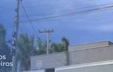 Imagem: A casa possui 2 Dormitórios, 2 Banheiros, 3 Vagas na garagem