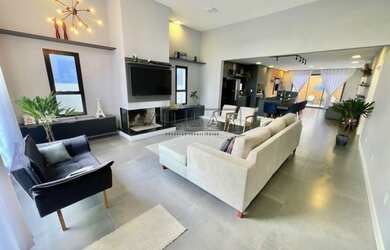 Imagem: A casa em condomínio possui 3 Dormitórios, 2 Banheiros, 2