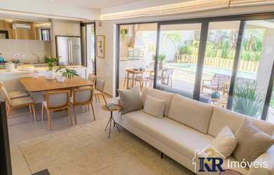 Imagem: A casa em condomínio possui 4 Dormitórios, 3 Banheiros, 3